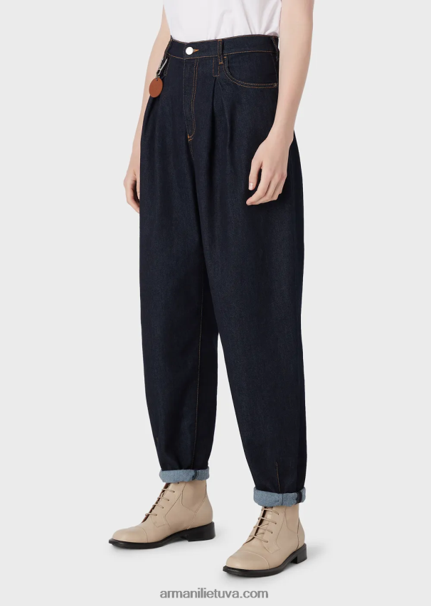 moterys tamsiai mėlyna Armani j97 džinsai su godet klostėmis iš minkšto komforto džinsinio audinio 02482X2759