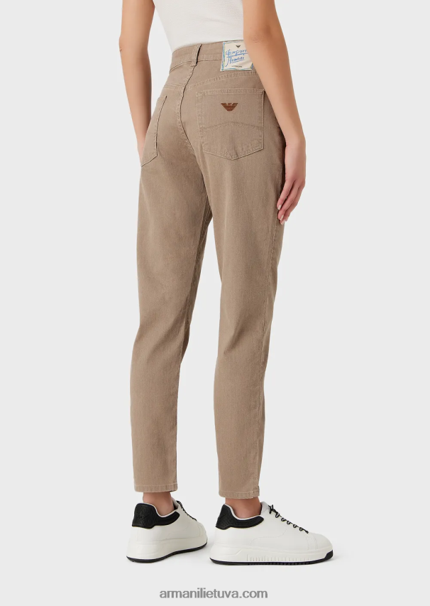 moterys smėlio spalvos Armani j36 vidutinio liemens džinsai tiesiomis kojomis iš natūraliai dažyto organinio džinso 02482X403