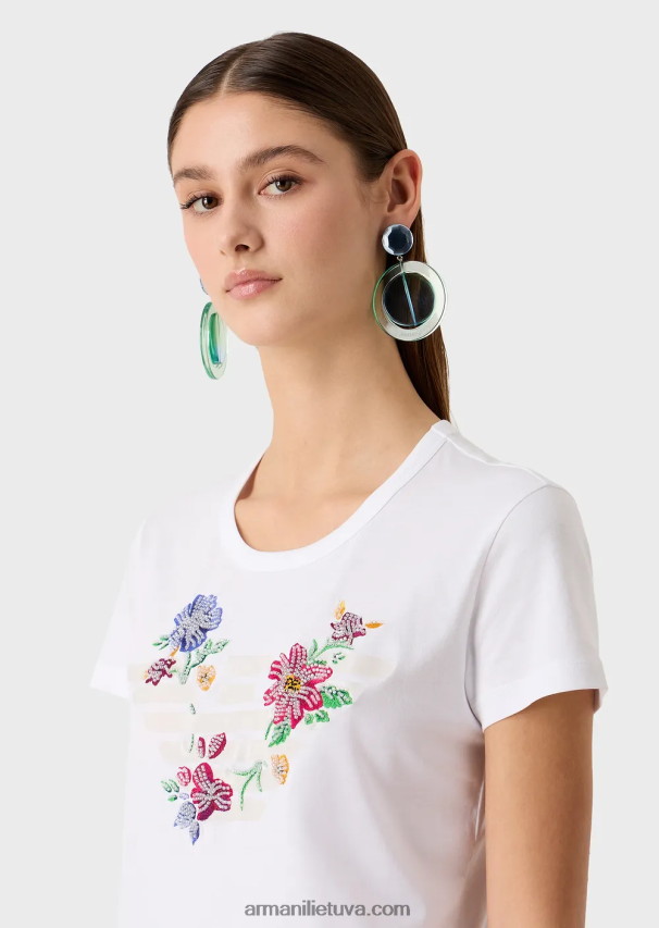 moterys baltas Armani trikotažiniai marškinėliai su didžiuliu gumuotu ereliu ir karoliukais papuoštais gėlėmis 02482X490