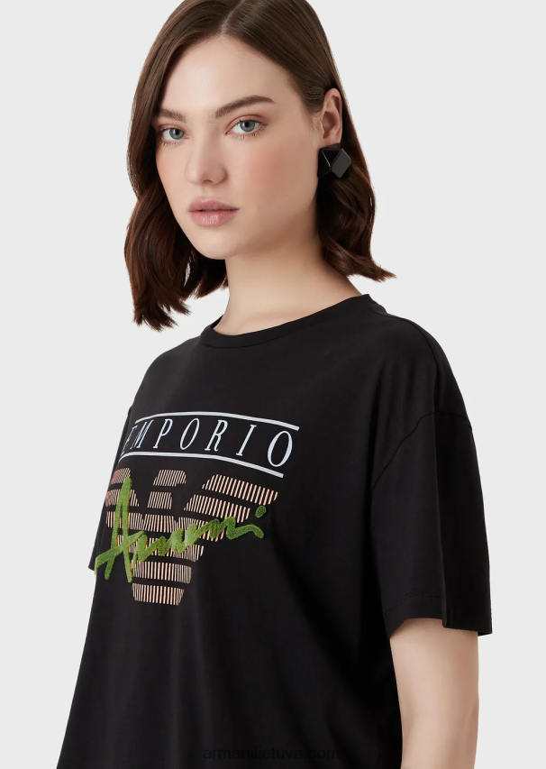 moterys juodas Armani lengvi ekologiško trikotažo marškinėliai su reljefiniais audinio raštais ir logotipo spauda 02482X432