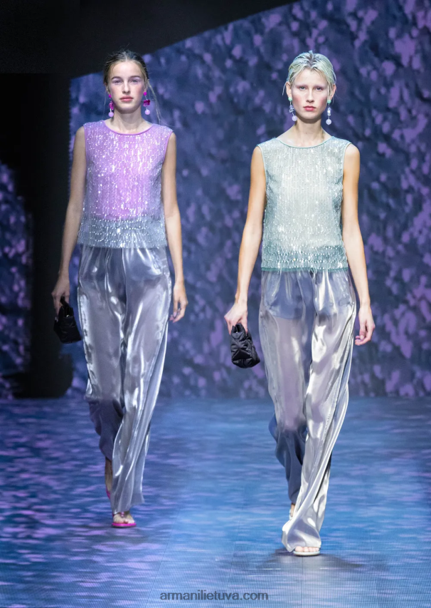 moterysArmani siuvinėtas tiulio viršus su permatomais blizgučių lapeliais 02482X395