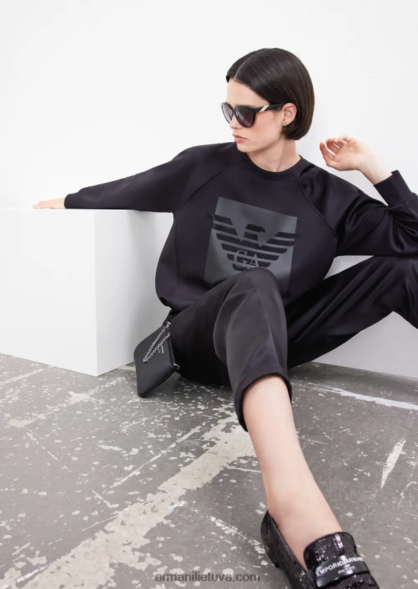 moterys juodas Armani megztinis iš akvalanginio audinio su dideliu kalnų krištolo ereliu 02482X421