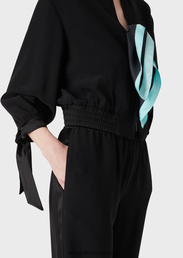 moterys juodas Armani techninė satino palaidinė su atlasinėmis detalėmis 02482X60