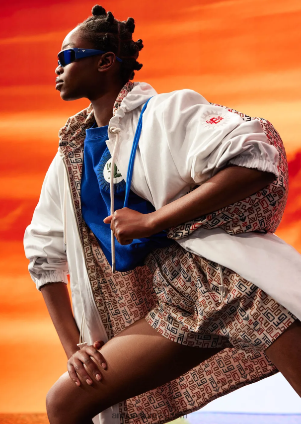 moterys pieno baltumo Armani tvarios kolekcijos apverčiamas organinis ruoželinis parkas su gobtuvu ir virvele 02482X248