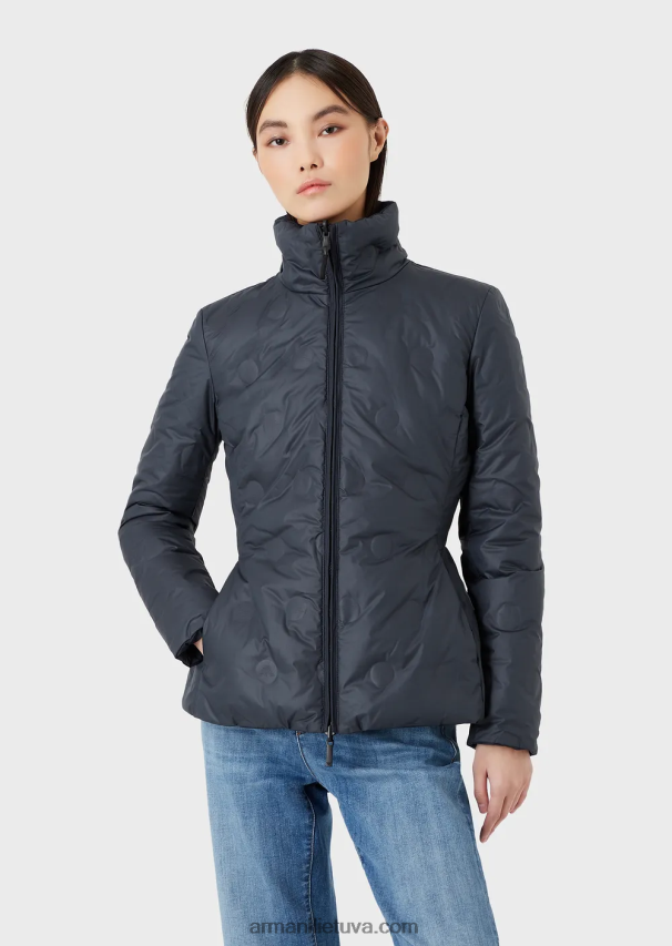 moterys tamsiai mėlyna Armani vandeniui atstumianti apverčiama nailoninė pūkinė striukė su perdirbtais pūkais 02482X239