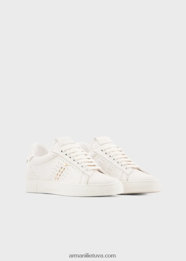 moterys baltas logotipas Armani odiniai sportbačiai su smeigtukais ir perforuotu motyvu 02482X571