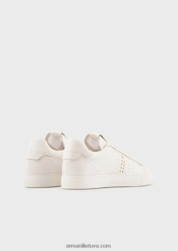 moterys baltas logotipas Armani odiniai sportbačiai su smeigtukais ir perforuotu motyvu 02482X571