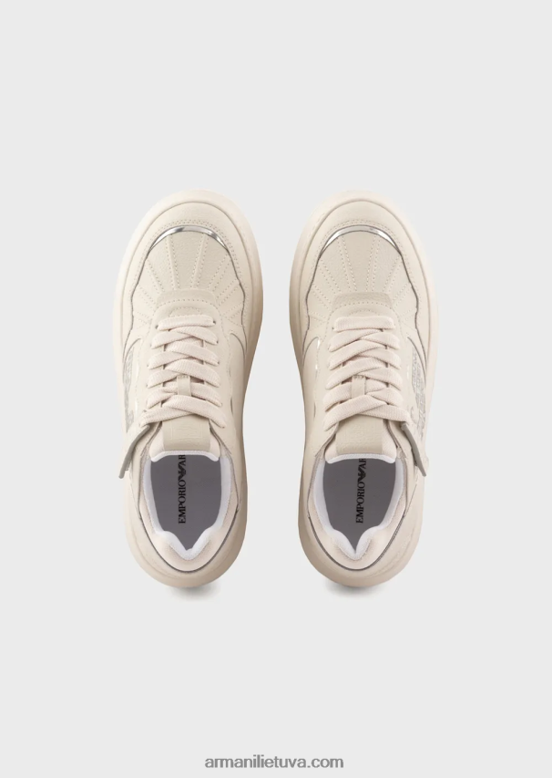 moterys pieno baltumo Armani odiniai sportbačiai su laminuotu ereliu 02482X560