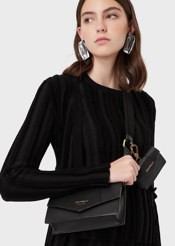 moterysArmani elnio oda marginta odinė pečių krepšys su kortelių laikikliu 02482X613