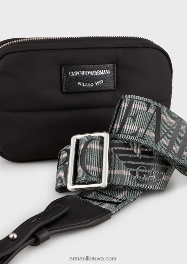 moterys juodas Armani dygsniuotas perdirbto nailono fotoaparato dėklas su peties dirželiu 02482X588