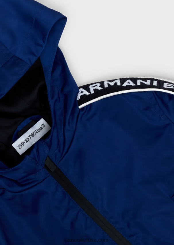 berniukasArmani Vandenį atstumianti perdirbto nailono palaidinė su gobtuvu su logotipo juosta 02482X2728