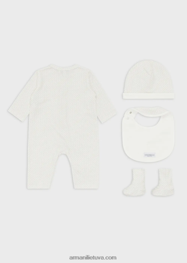 merginaArmani dovanų rinkinys, kurį sudaro op-art erelio bateliai su antkrūtiniu ir kepuraitė 02482X2649