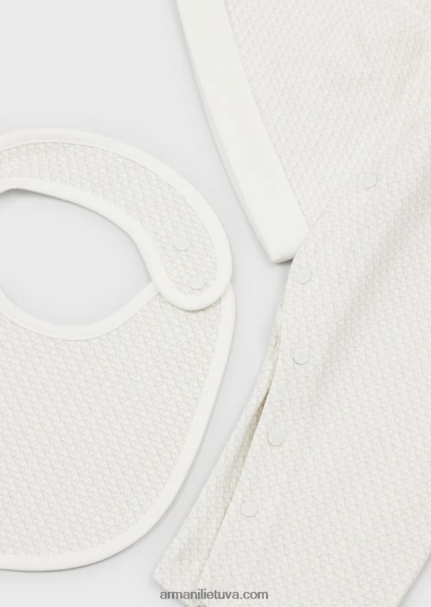 merginaArmani dovanų rinkinys, kurį sudaro op-art erelio bateliai su antkrūtiniu ir kepuraitė 02482X2650