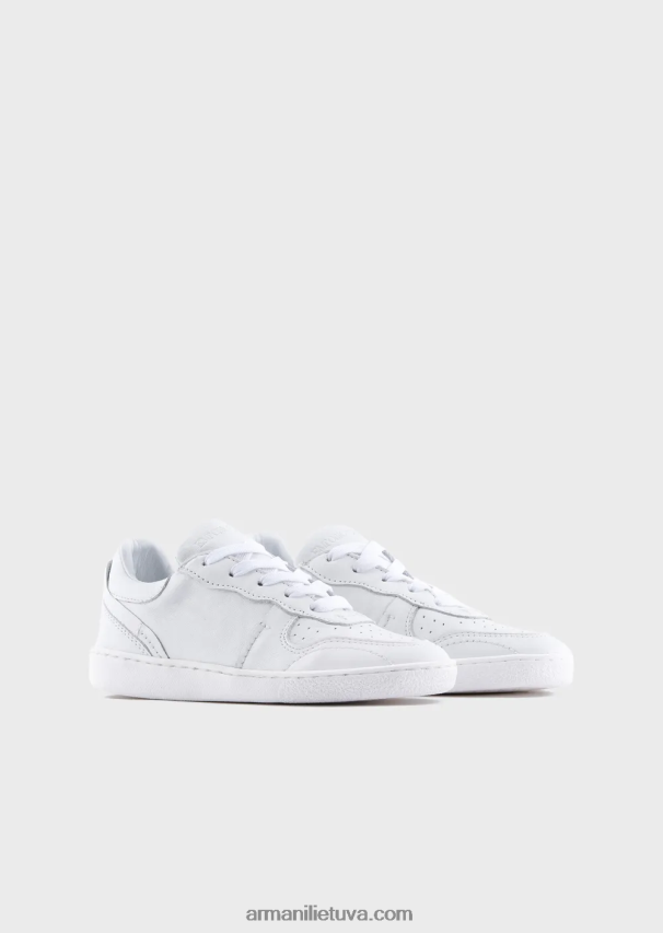 mergina baltas Armani odiniai sportbačiai su perforacijomis 02482X2580