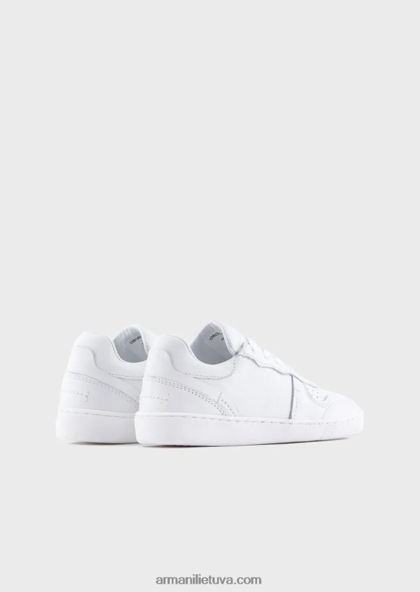 mergina baltas Armani odiniai sportbačiai su perforacijomis 02482X2580