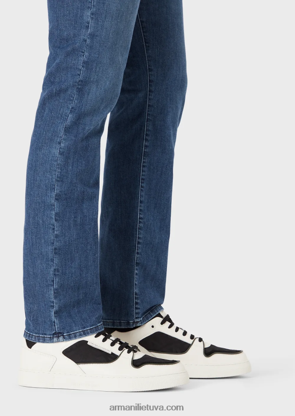 vyrų džinsinio audinio Armani j45 įprasto kirpimo šviesiai skalbti džinsai 02482X1203