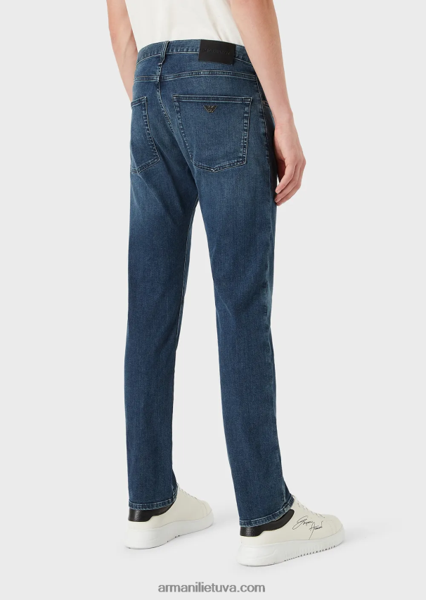 vyrų mėlyna Armani j45 įprasto kirpimo džinsai iš patogaus ruoželinio džinsinio audinio 02482X1200