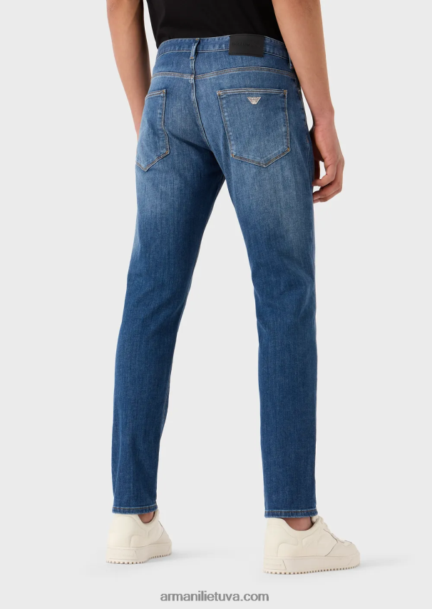 vyrų šviesiai mėlynas Armani j06 ploni, komfortiški džinsai 02482X1156