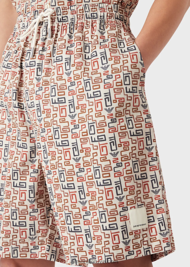 vyrų modelis Armani tvarios kolekcijos ekologinės ruoželinės spalvos dideli šortai su raišteliu su visapusišku raštu 02482X1518