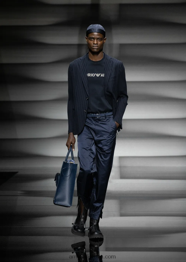 vyrų tamsiai mėlynasunkūs džersio marškinėliai su emporio armani siuvinėjimais kariniu šriftu 02482X1626