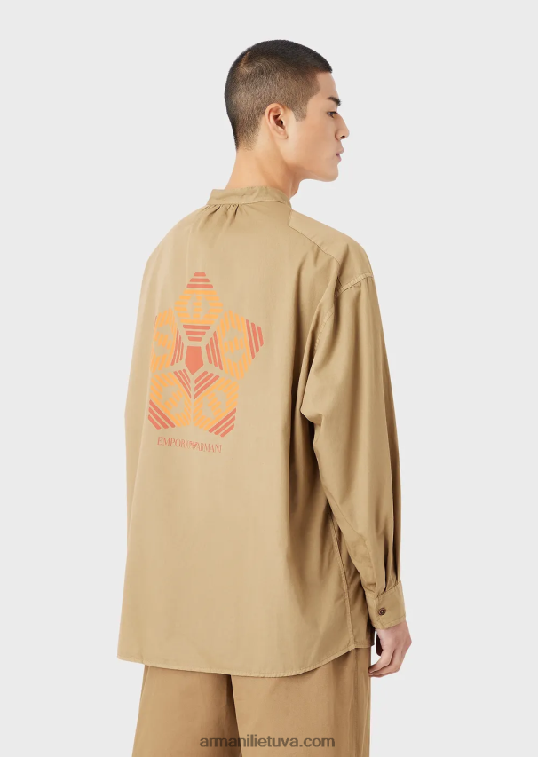 vyrų rudas Armani tvarios kolekcijos drabužiais dažyti ekologiški muslino marškiniai su guru apykakle 02482X1078