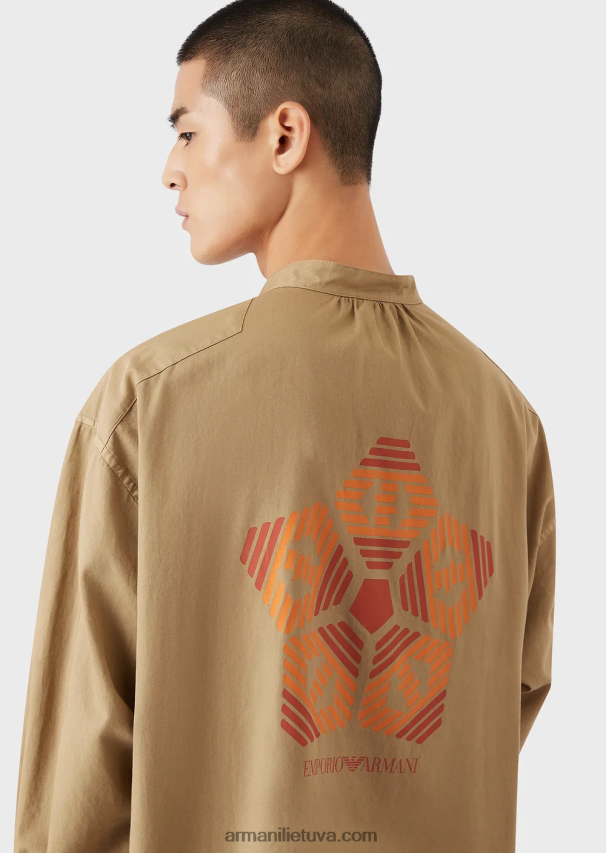 vyrų rudas Armani tvarios kolekcijos drabužiais dažyti ekologiški muslino marškiniai su guru apykakle 02482X1078