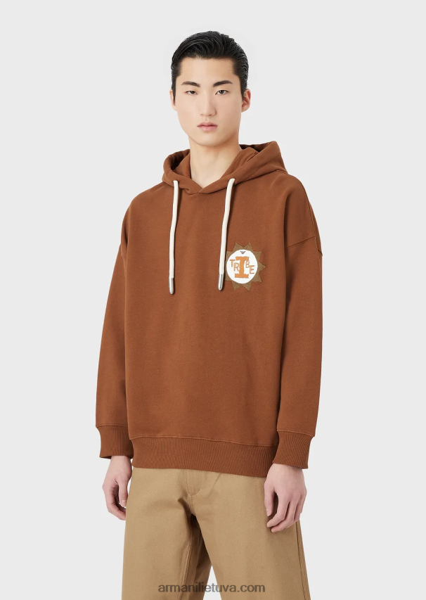 vyrų kupranugaris Armani tvarios kolekcijos megztinis su gobtuvu su lopinėliu iš persikų odos organinės medvilnės 02482X1432