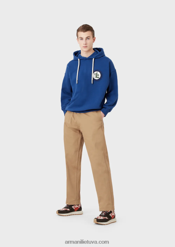 vyrų mėlyna Armani tvarios kolekcijos megztinis su gobtuvu su lopinėliu iš persikų odos organinės medvilnės 02482X1434