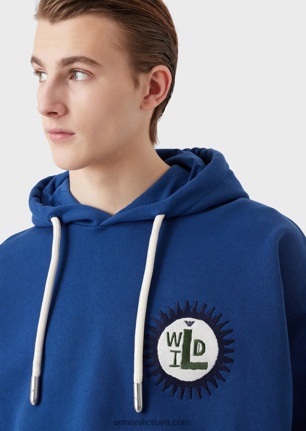 vyrų mėlyna Armani tvarios kolekcijos megztinis su gobtuvu su lopinėliu iš persikų odos organinės medvilnės 02482X1434