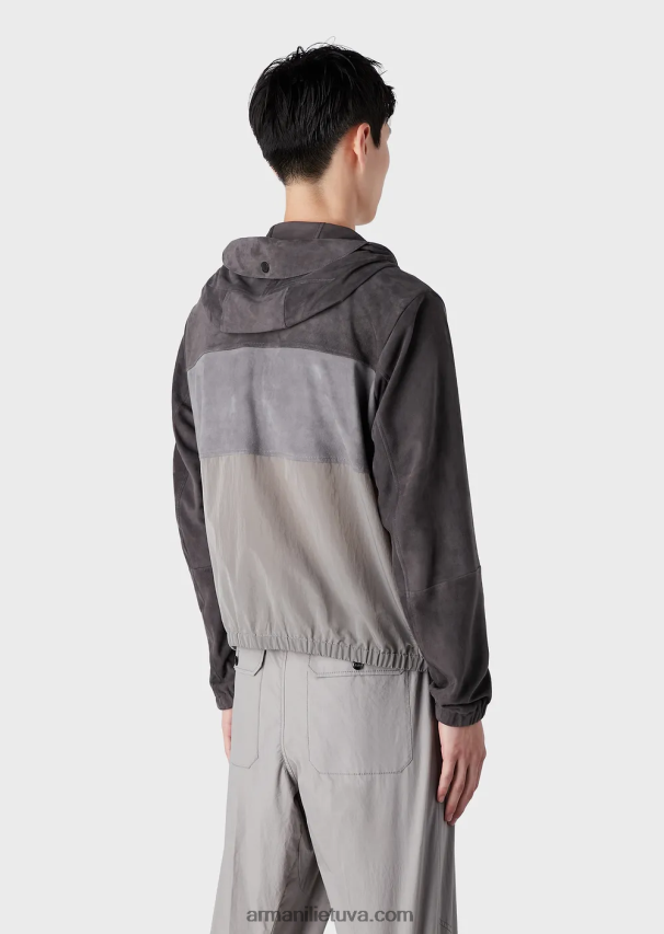 vyrų pilka Armani palaidinė su gobtuvu iš banguoto techninio nailono ir zomšos 02482X1295