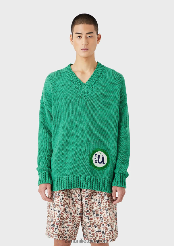 vyrų žalias Armani tvarios kolekcijos didelio dydžio V formos iškirptės megztinis iš perdirbtos medvilnės mišinio su pleistru 02482X1259