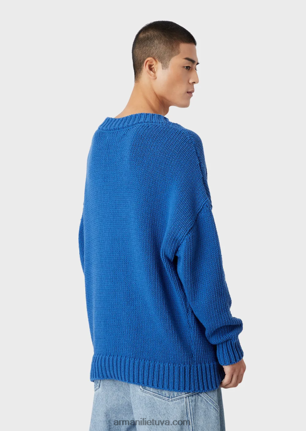 vyrų elektrinė mėlyna Armani tvarios kolekcijos didelio dydžio V formos iškirptės megztinis iš perdirbtos medvilnės mišinio su pleistru 02482X1258