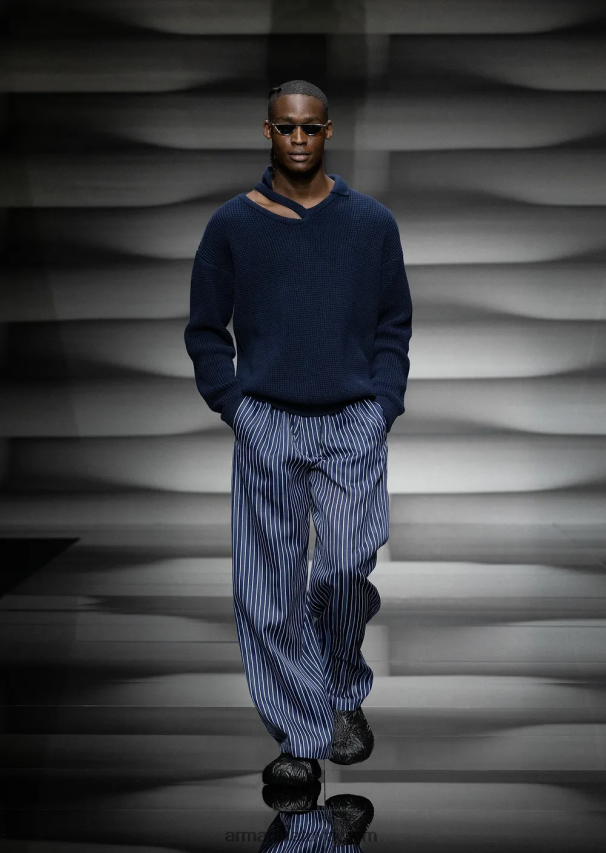 vyrų mėlyna Armani angliškas šonkaulių megztinis su akute ant peties 02482X1257