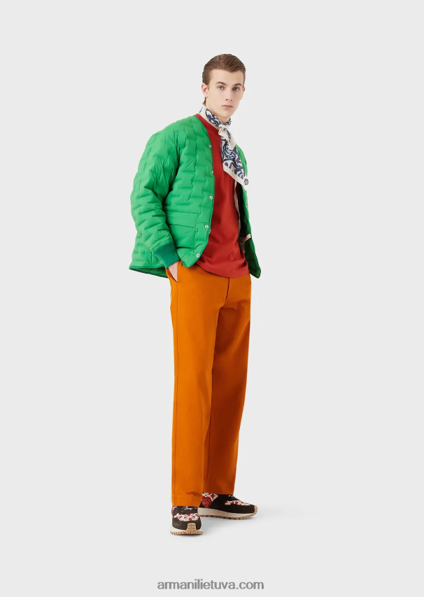 vyrų žalias Armani tvarios kolekcijos pūkinė striukė su perdirbtu atlasu ir paminkštinimu 02482X1350