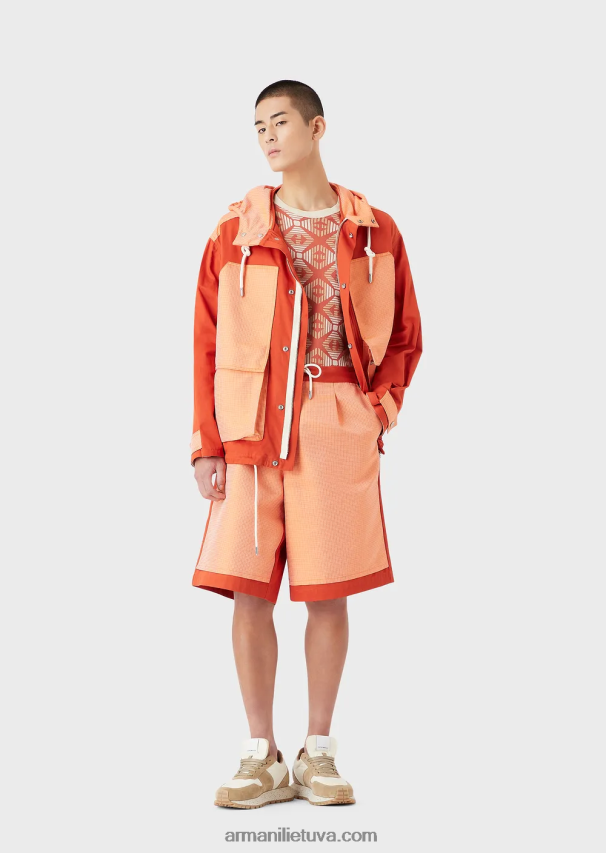 vyrų raudona Armani tvarios kolekcijos ekologiškas ruoželis ir perdirbta ripstop palaidinė su gobtuvu 02482X1351