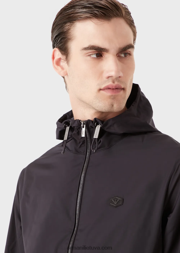 vyrų tamsiai mėlyna Armani vandeniui atspari nailoninė palaidinė su gobtuvu ir logotipu 02482X1343