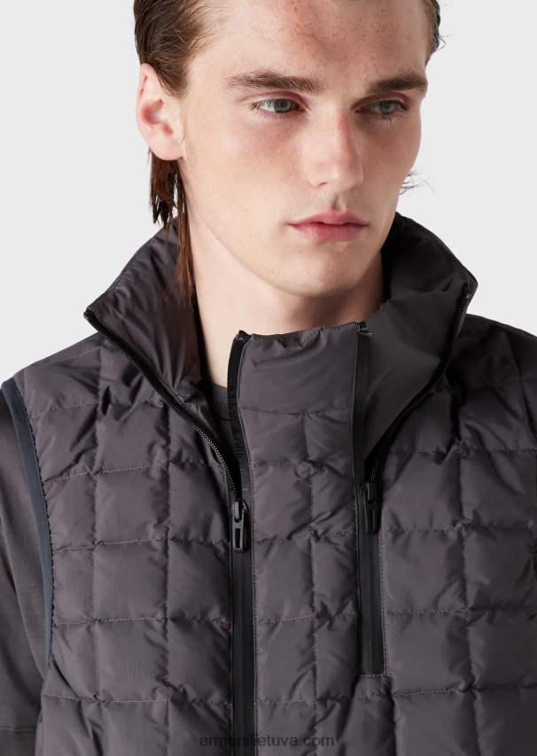 vyrų tamsiai pilka Armani vandens atstumiantis dygsniuotas nailono pilnas užtrauktukas be rankovių. 02482X1309