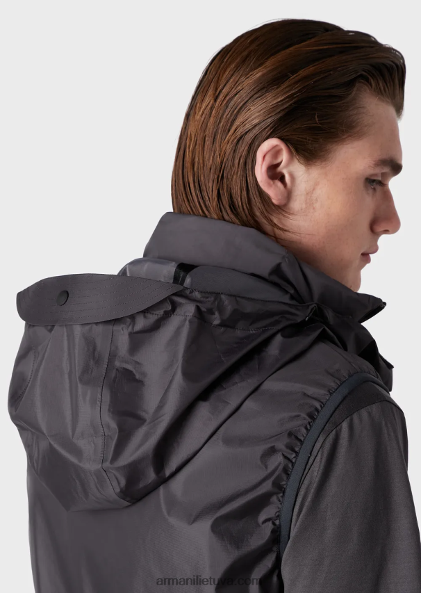 vyrų tamsiai pilka Armani vandens atstumiantis dygsniuotas nailono pilnas užtrauktukas be rankovių. 02482X1309