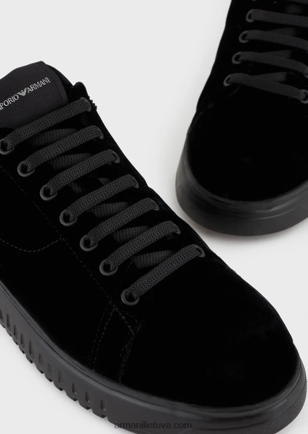 vyrų juodasperkrauti emporio armani sportbačiai iš aksomo su chevron back armani tvarumo vertybėmis 02482X1898