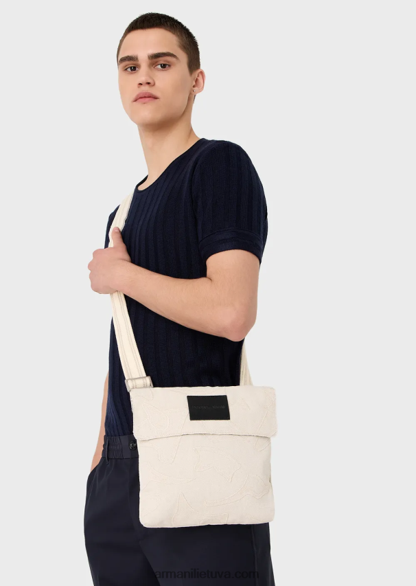 vyrųArmani siuvinėtas drobinis plokščias pečių krepšys 02482X1981