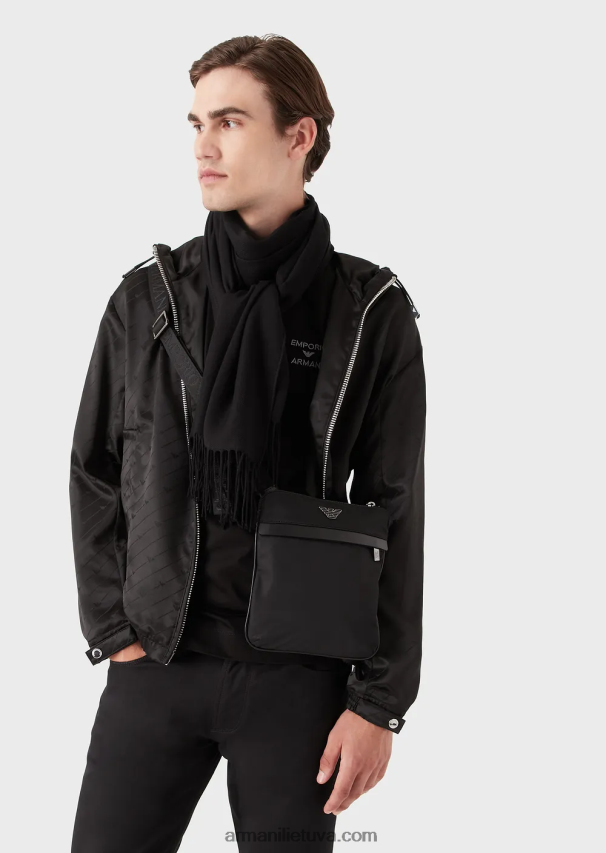 vyrų juodas Armani plokščias perdirbto nailono pečių krepšys 02482X1975
