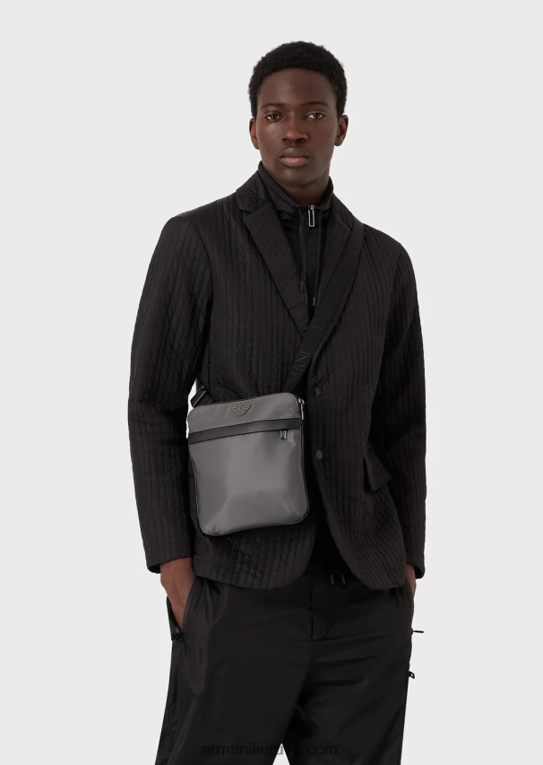vyrų tamsiai pilka Armani plokščias perdirbto nailono pečių krepšys 02482X1973